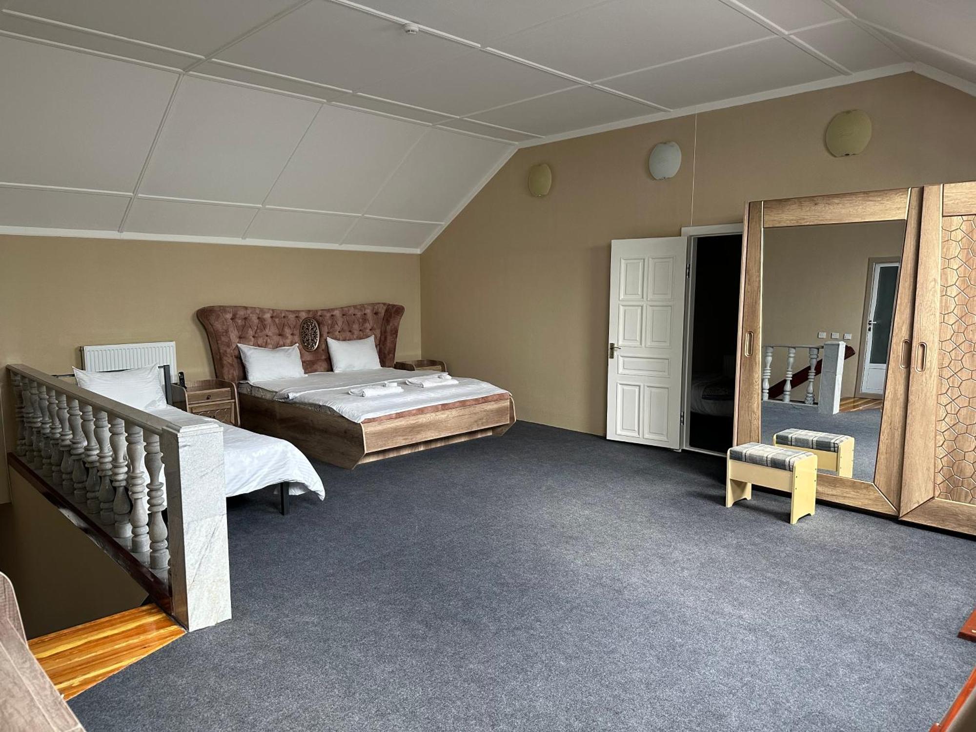 Hostel Premium ทาชเคนต์ ภายนอก รูปภาพ