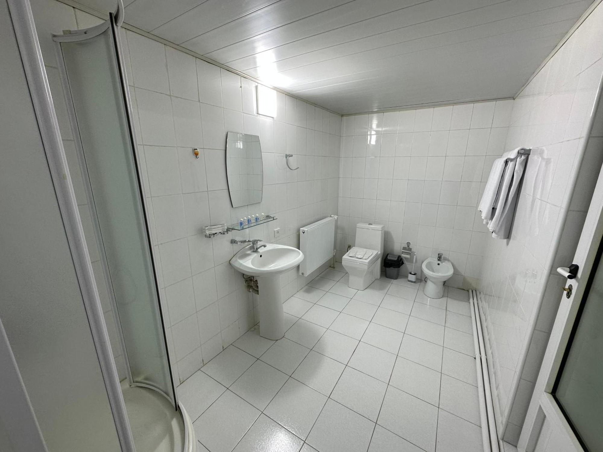 Hostel Premium ทาชเคนต์ ภายนอก รูปภาพ